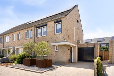 Eengezinswoning, hoekwoning Schenkelkamp 23 in Dussen