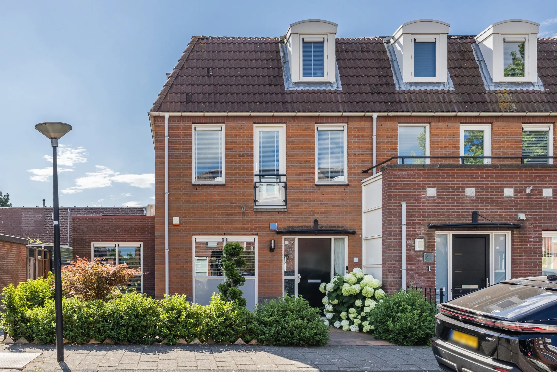 Hoekwoning Jan Stoorvogelstraat 1 in Maassluis