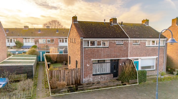 2-onder-1-kapwoning Bloemenlaan 37 in Vlissingen