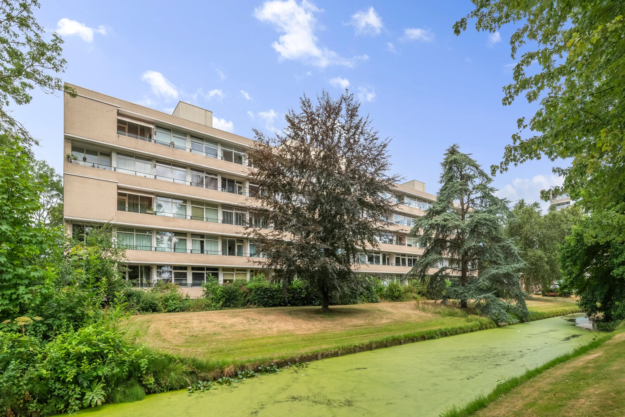 Portiekflat M. Vaumontlaan 64 in Heemstede